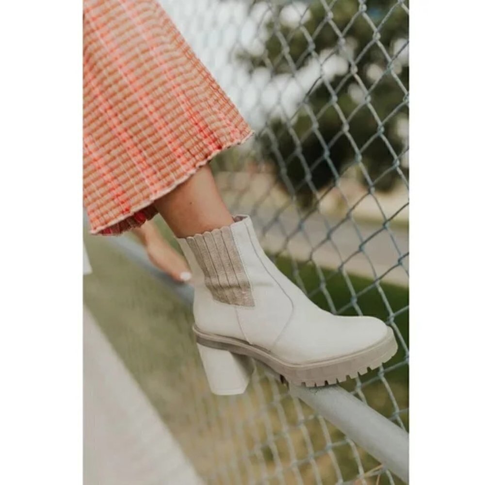 FREE PEOPLE James Chelsea Boot in Ice Leather Size 9.5US / 39.5EU